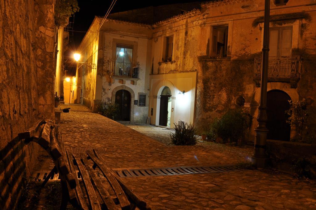 Alla Chiazzetta Calabria أمانتيا المظهر الخارجي الصورة