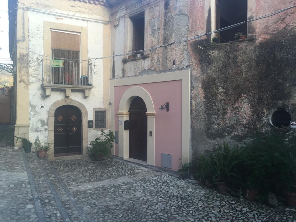 Alla Chiazzetta Calabria أمانتيا المظهر الخارجي الصورة